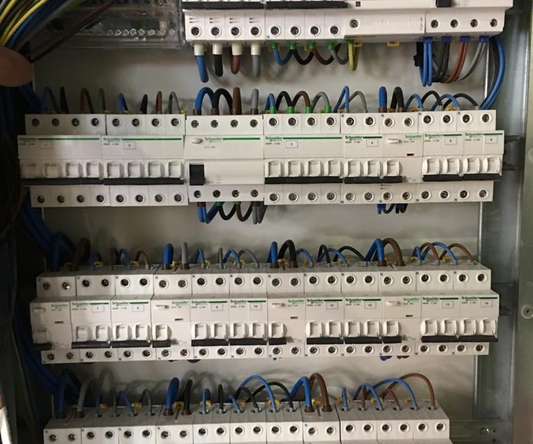 Cuadro Electrico Schneider Ledgar